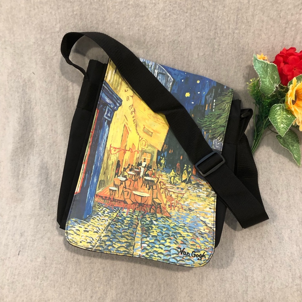 NWOT - Van Gogh Art Imprinted Messenger Style Shoulder Bag